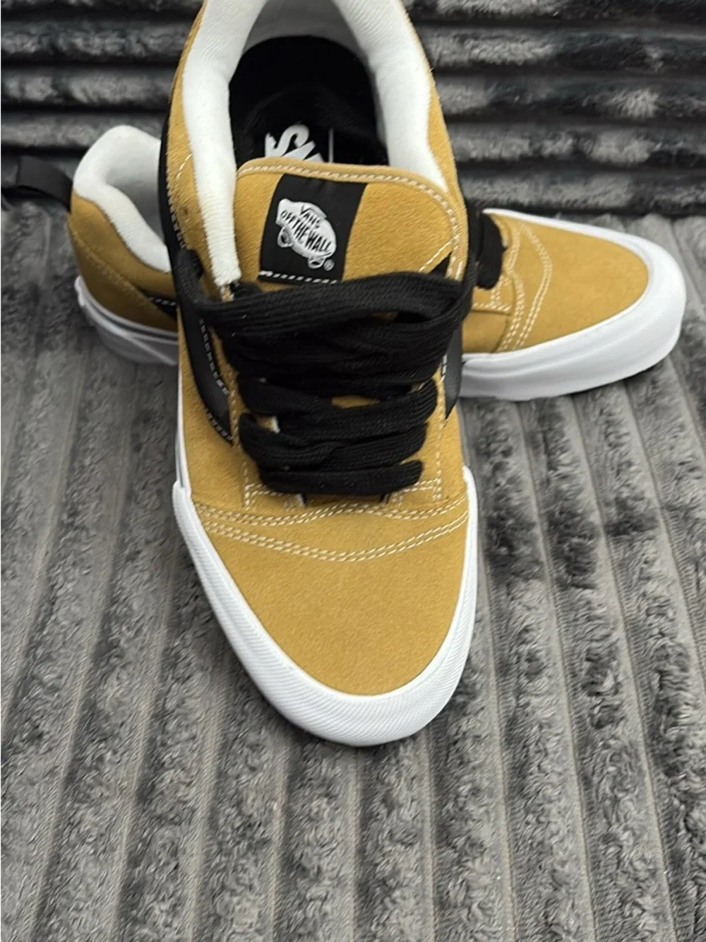Vans Low Top Sneakers - Mustard & Black